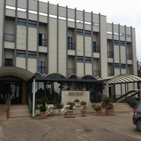 Hotel Holiday Foggia Extérieur photo