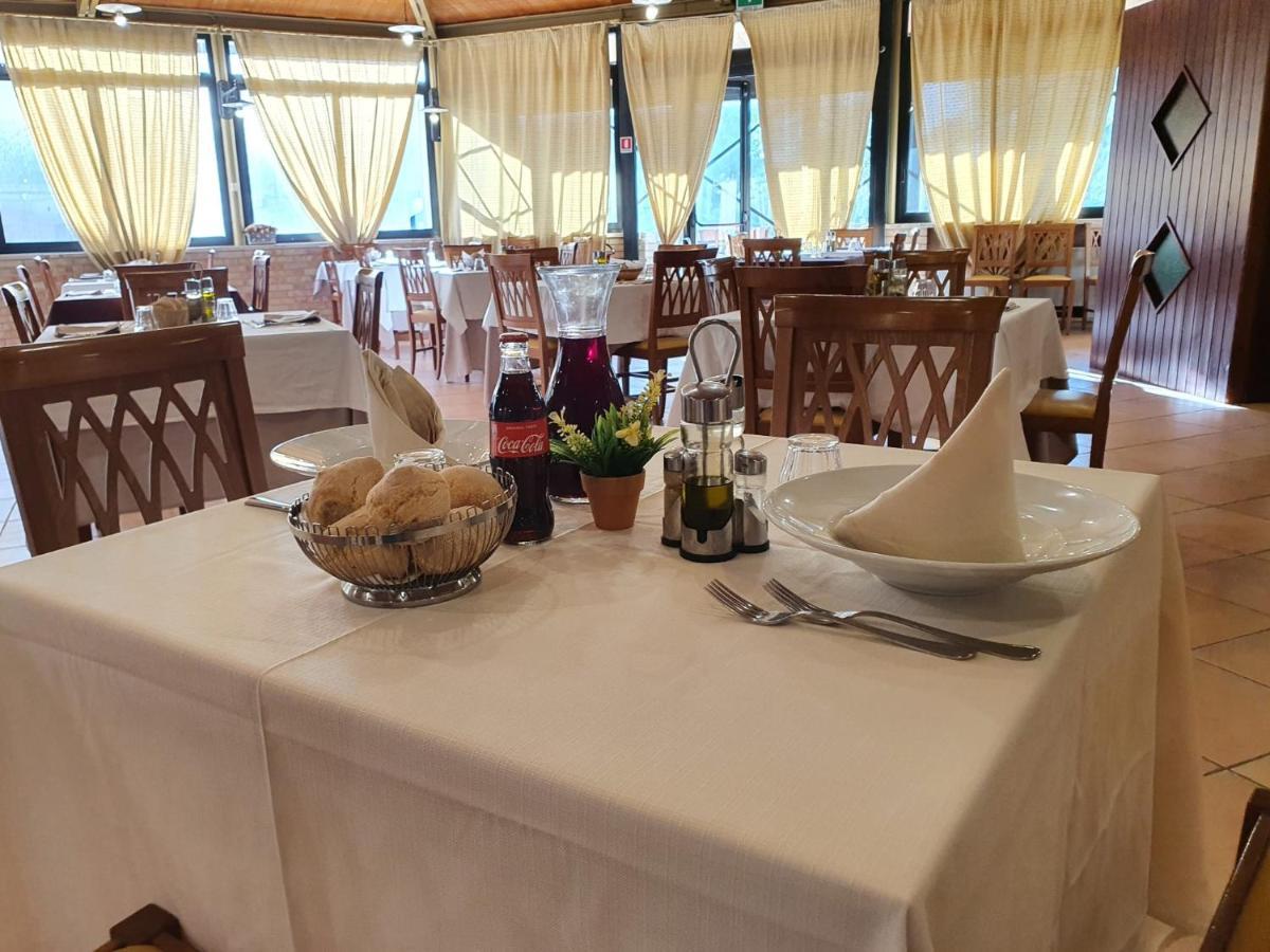 Hotel Holiday Foggia Extérieur photo
