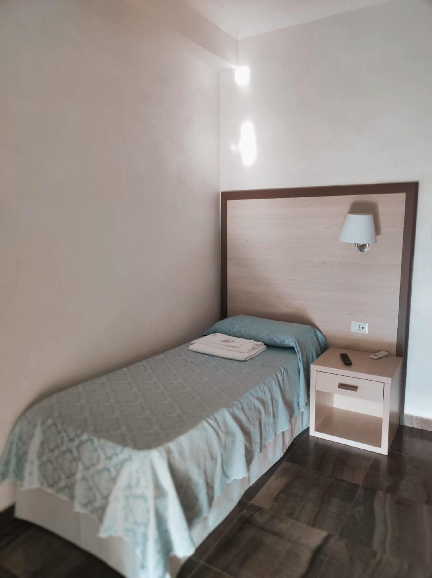 Hotel Holiday Foggia Extérieur photo
