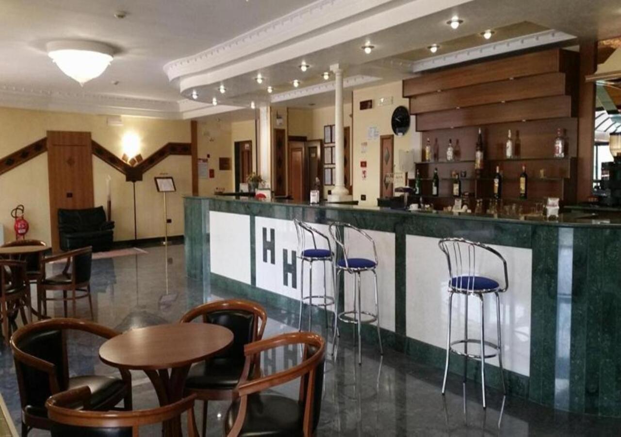 Hotel Holiday Foggia Extérieur photo