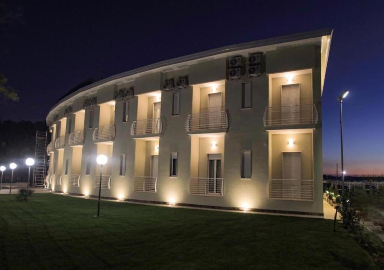 Hotel Holiday Foggia Extérieur photo