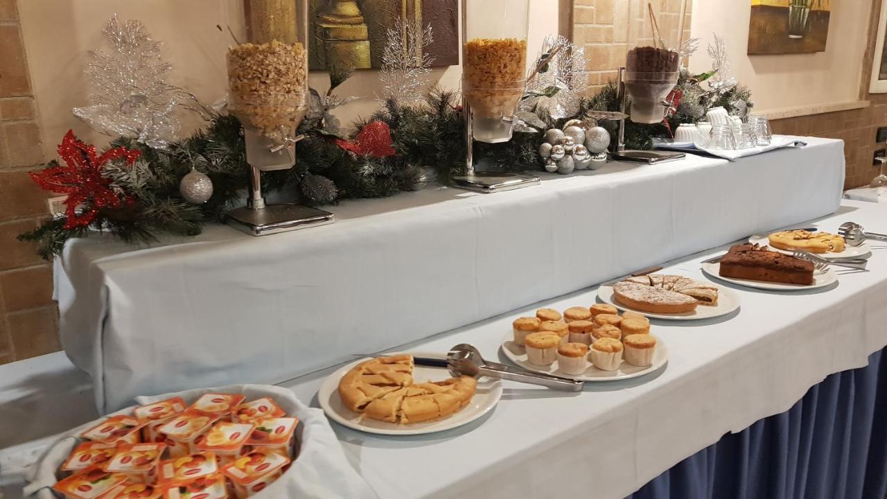 Hotel Holiday Foggia Extérieur photo