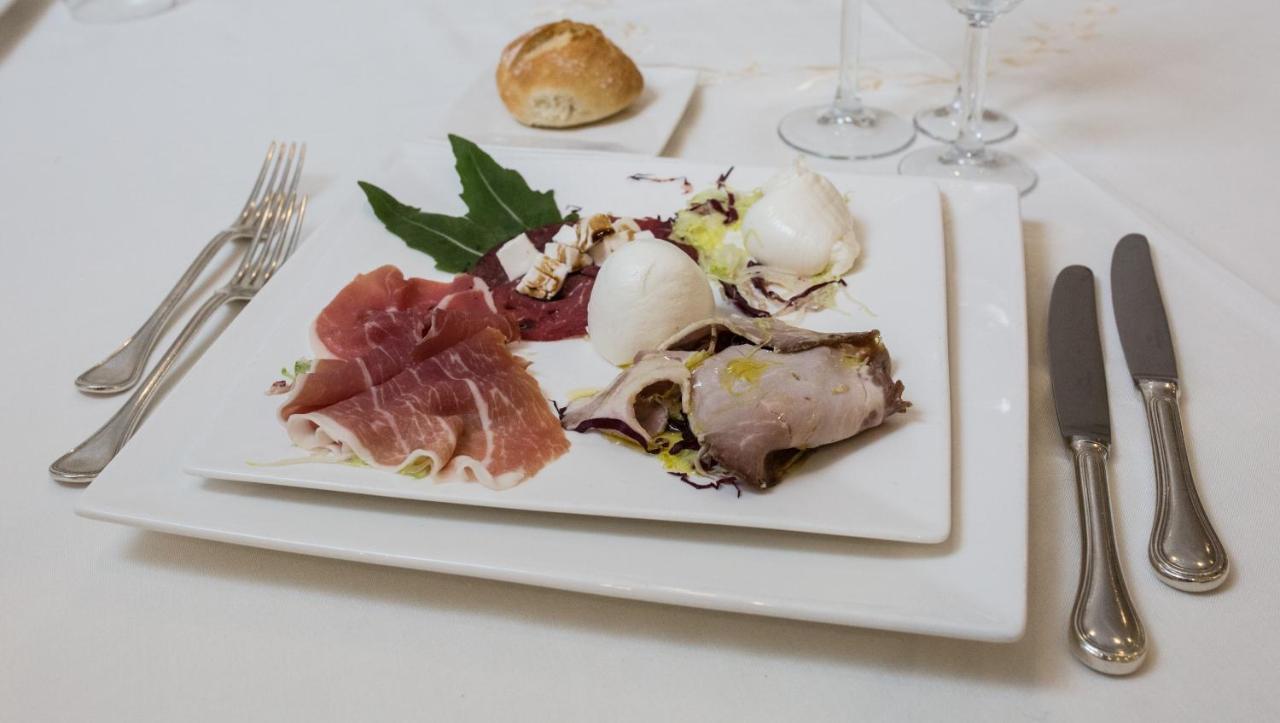 Hotel Holiday Foggia Extérieur photo